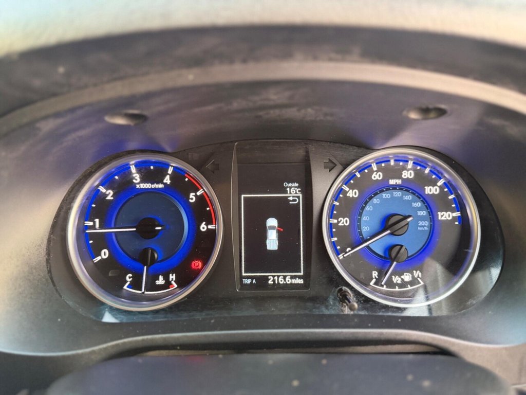 Used Toyota Hilux 2018 for sale - 77765332: Photo 50