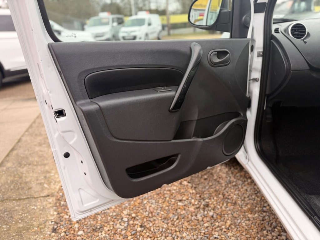 Used Renault Kangoo 2019 for sale - 77525925: Photo 41