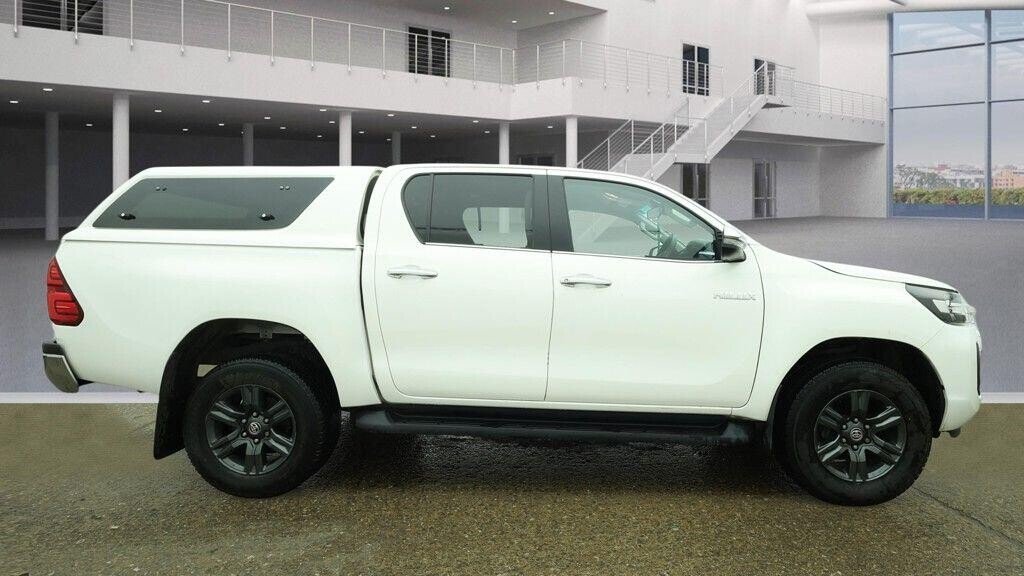 Used Toyota Hilux 2024 for sale - 78030609: Photo 12