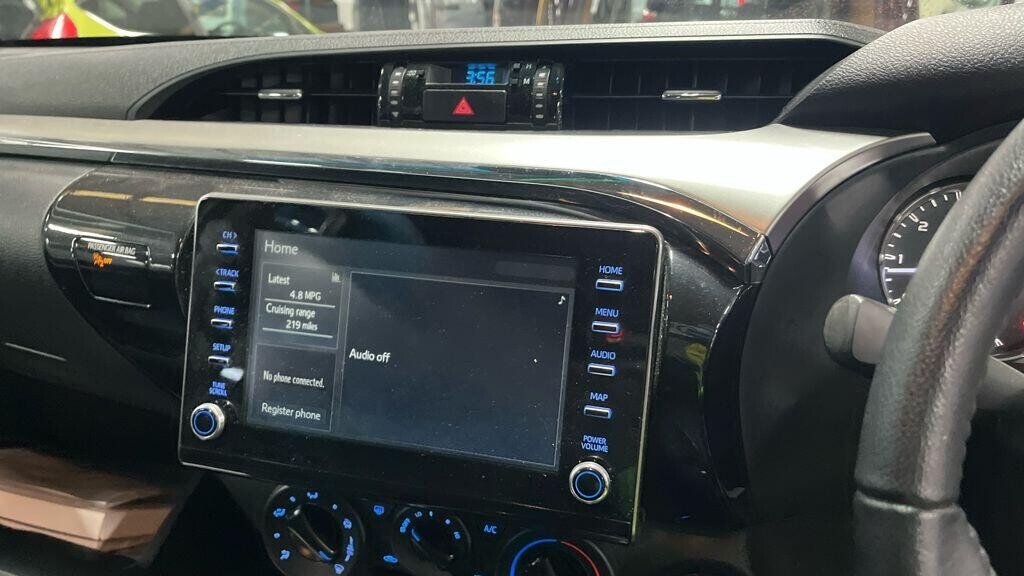 Used Toyota Hilux 2024 for sale - 78030609: Photo 18