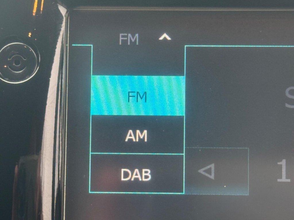 Used Renault Clio 2017 for sale - 77249850: Photo 32