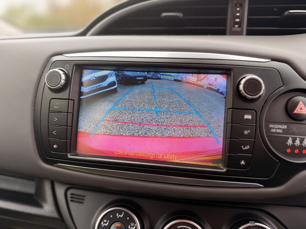 Used Toyota Yaris 2016 for sale - 76724899: Photo 37