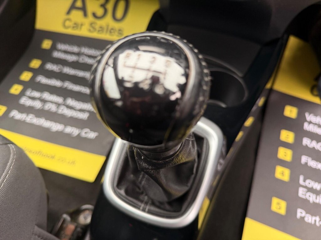 Used Toyota Yaris 2016 for sale - 76724899: Photo 45