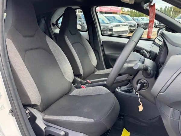 Used Toyota Aygo X 2024 for sale - 76285295: Photo 20