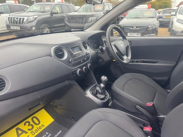 Used Hyundai i10 2017 for sale - 76285341: Photo 32