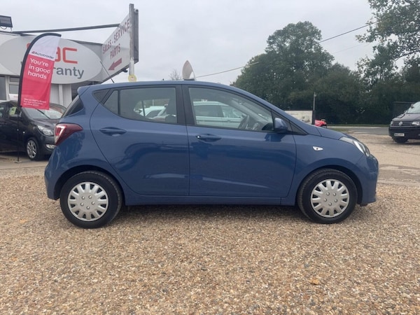 Used Hyundai i10 2017 for sale - 76285341: Photo 5