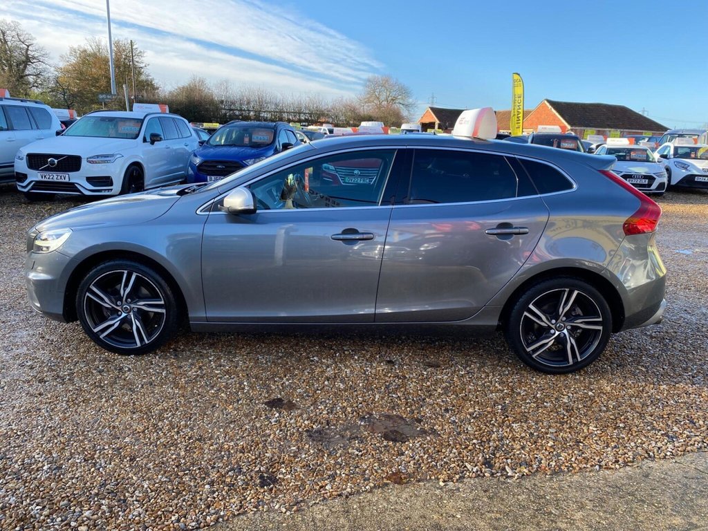 Used Volvo V40 2016 for sale - 76670571: Photo 11