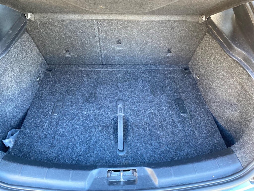 Used Volvo V40 2016 for sale - 76670571: Photo 17