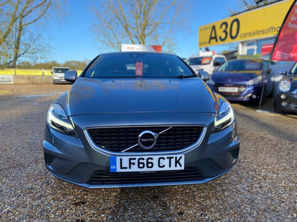 Used Volvo V40 2016 for sale - 76670571: Photo 2