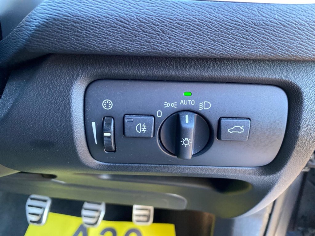 Used Volvo V40 2016 for sale - 76670571: Photo 27