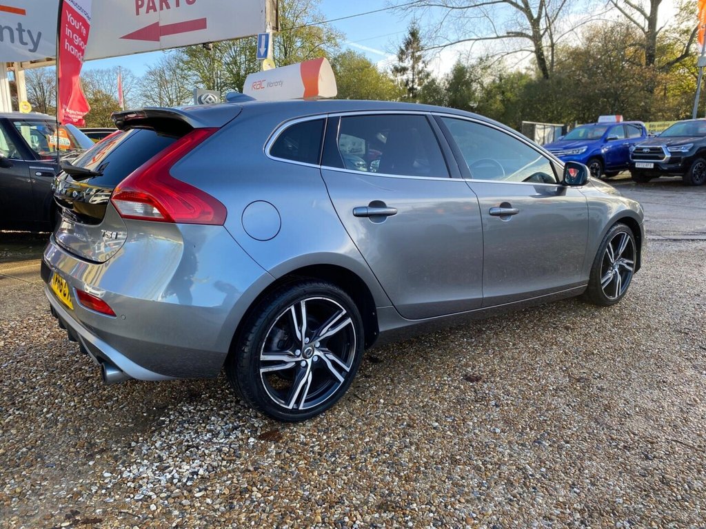 Used Volvo V40 2016 for sale - 76670571: Photo 6