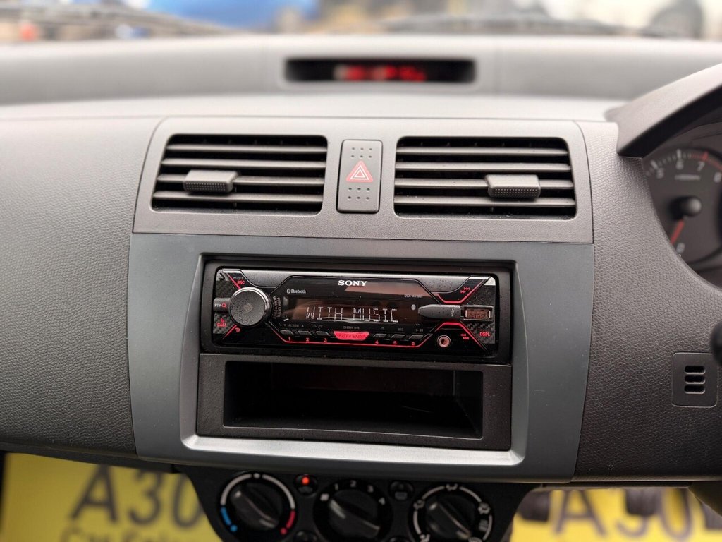 Used Suzuki Swift 2009 for sale - 76724580: Photo 38