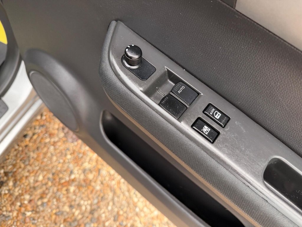 Used Suzuki Swift 2009 for sale - 76724580: Photo 44