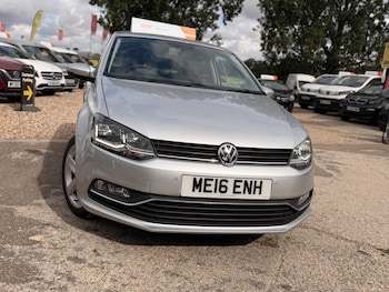 Used Volkswagen Polo 2016 for sale - 79437683: Photo