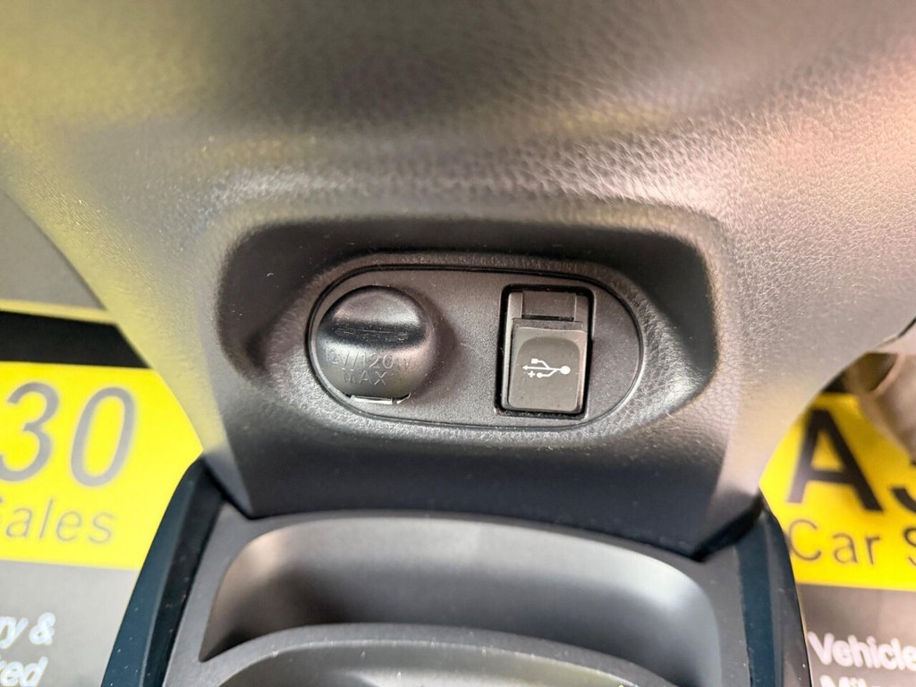 Used Toyota Yaris 2016 for sale - 76559360: Photo 48