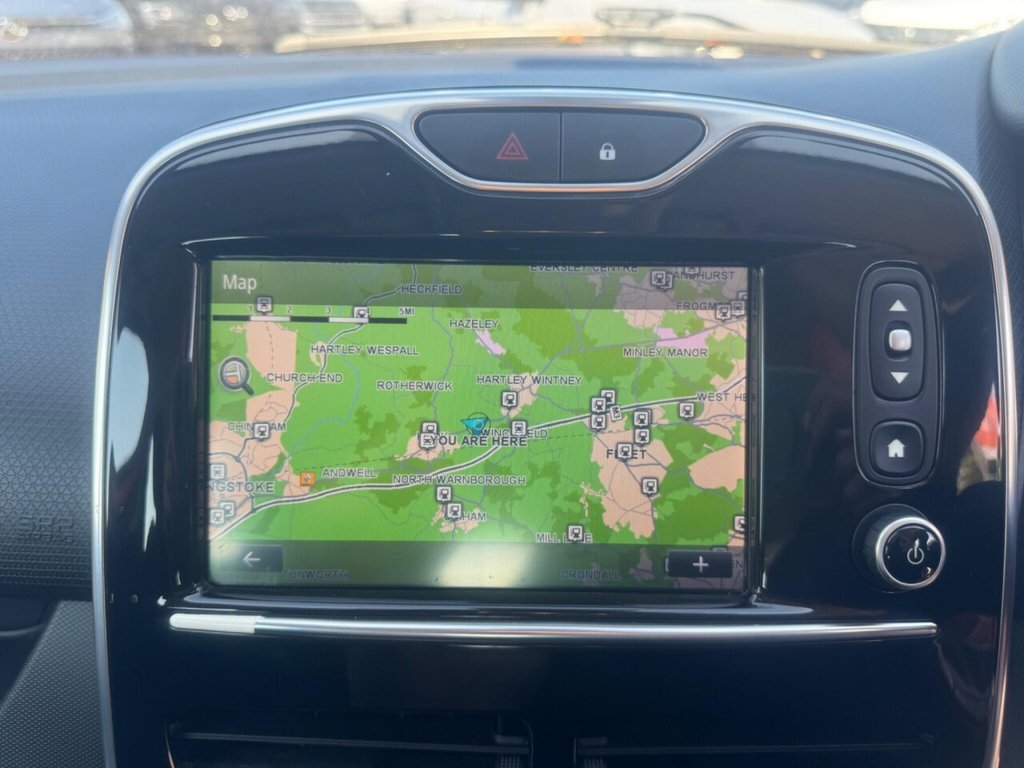 Used Renault Clio 2015 for sale - 76303717: Photo 22