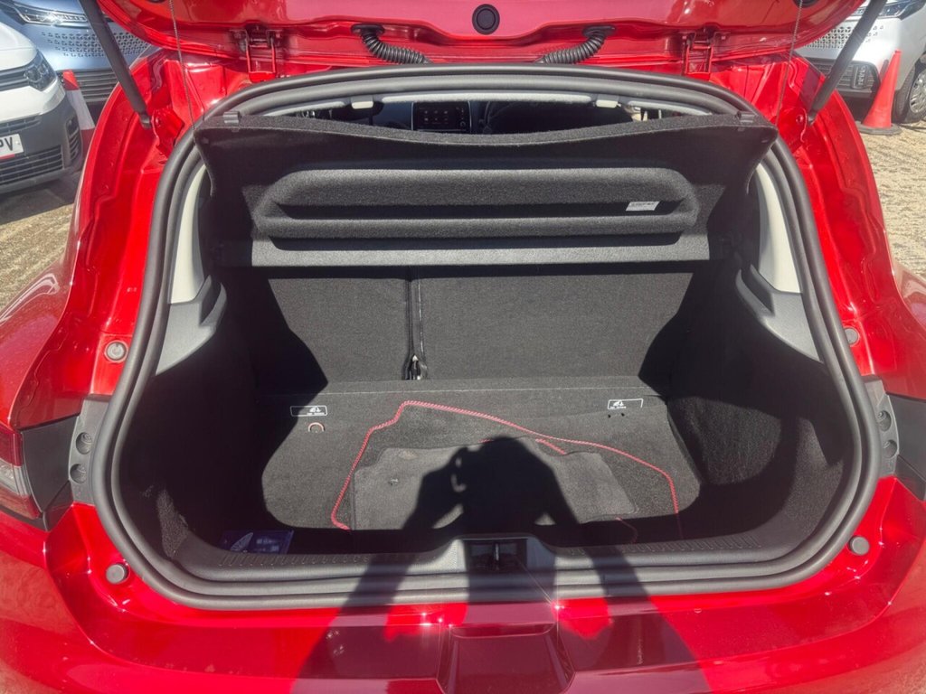 Used Renault Clio 2015 for sale - 76303717: Photo 38