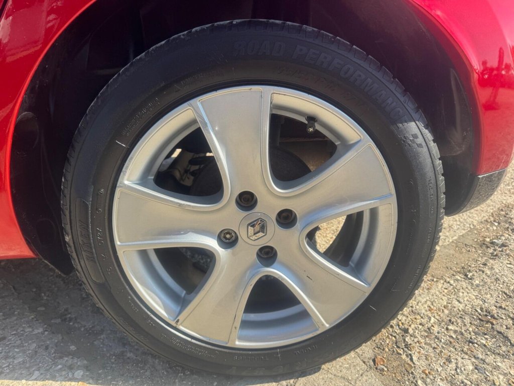 Used Renault Clio 2015 for sale - 76303717: Photo 42