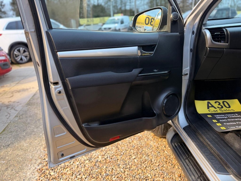 Used Toyota Hilux 2022 for sale - 77369691: Photo 29