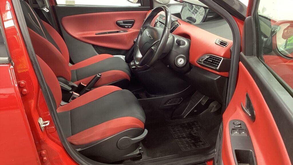 Used Chrysler Ypsilon 2013 for sale - 76285323: Photo 15