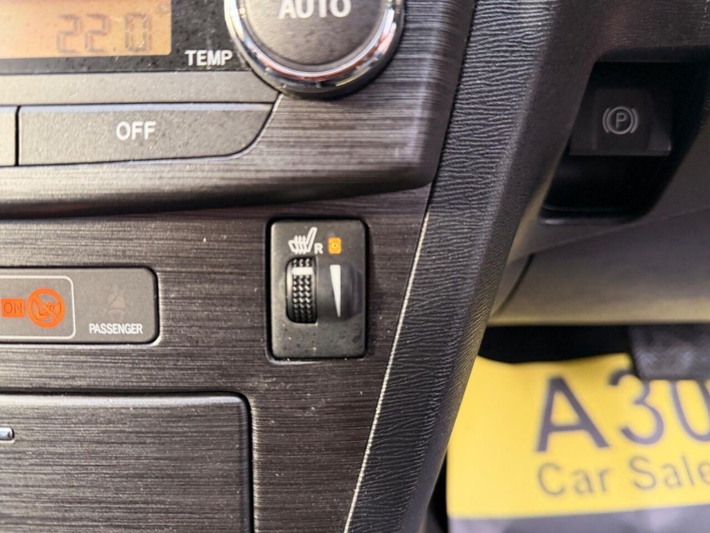 Used Toyota Avensis 2010 for sale - 77551707: Photo 31