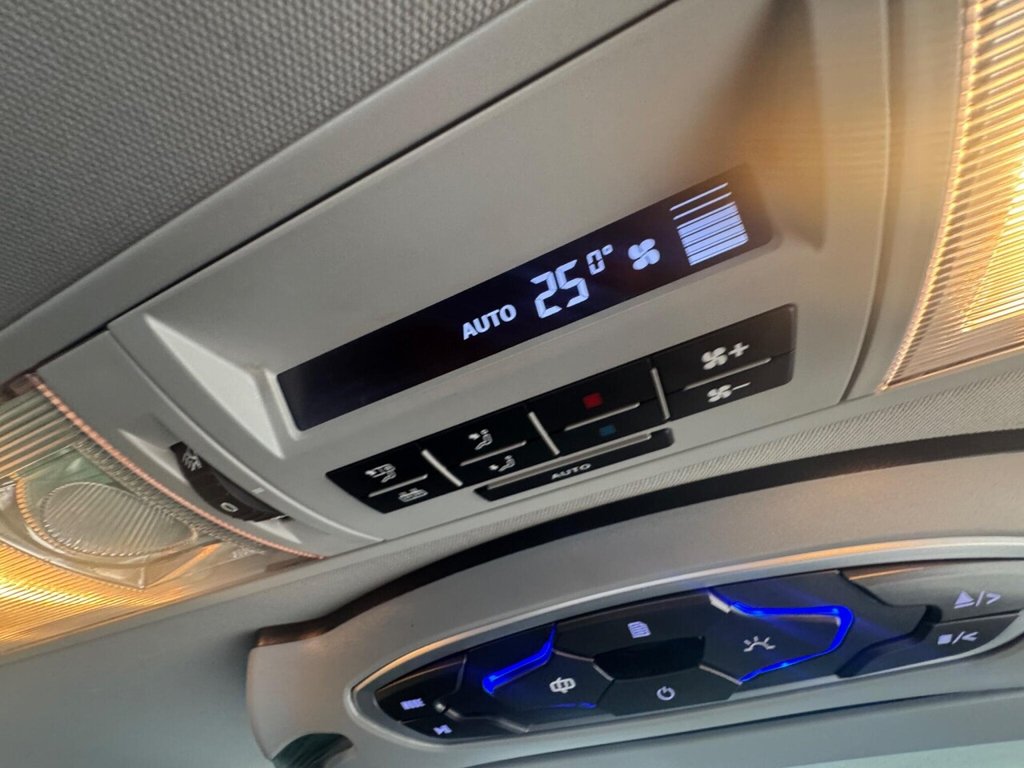 Used Volkswagen Caravelle 2015 for sale - 76285343: Photo 45