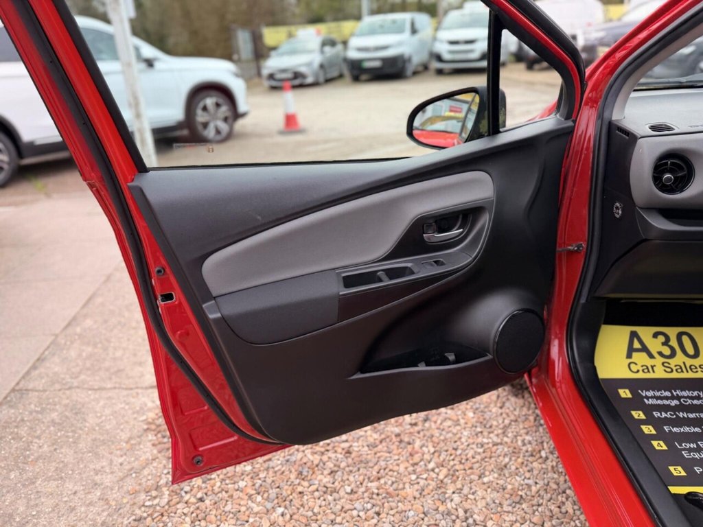 Used Toyota Yaris 2017 for sale - 78044753: Photo 37