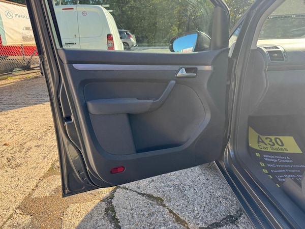Used Volkswagen Touran 2015 for sale - 76285336: Photo 42