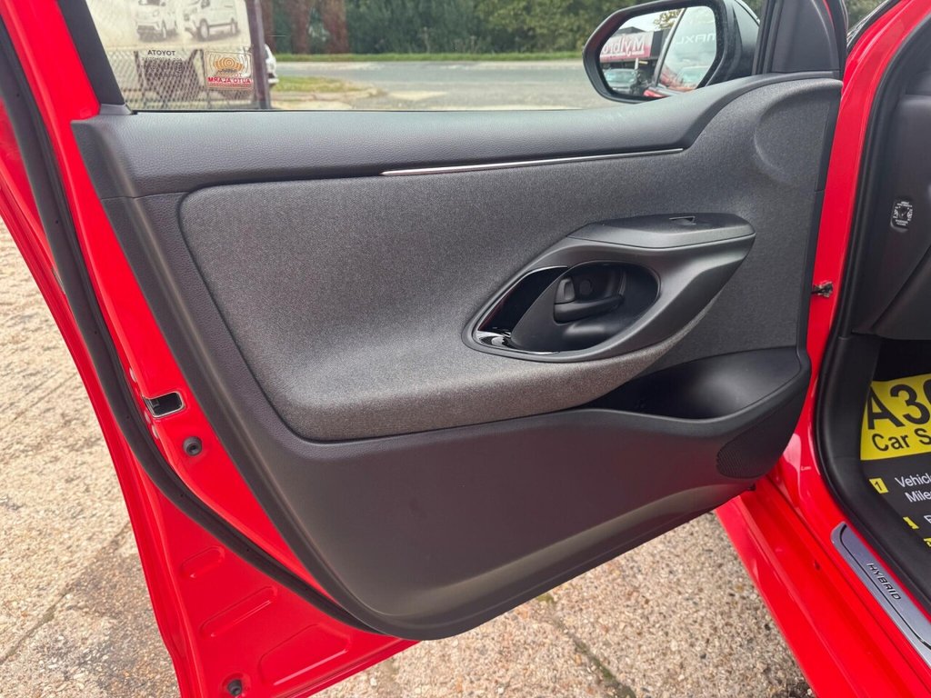 Used Toyota Yaris 2021 for sale - 76285329: Photo 40