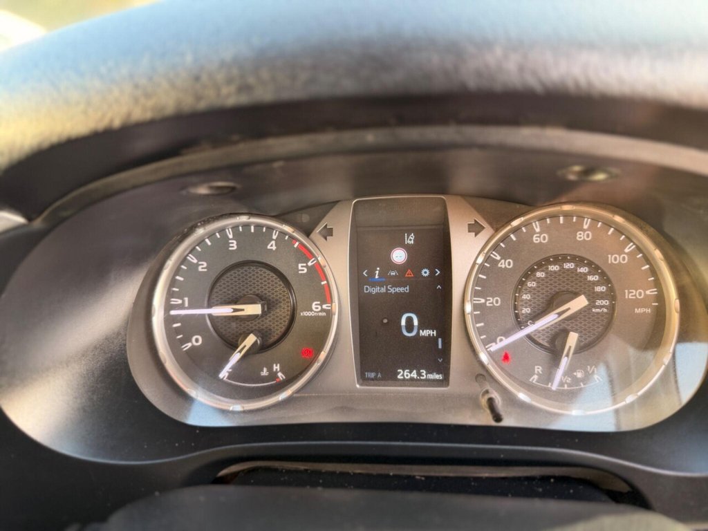 Used Toyota Hilux 2022 for sale - 77667563: Photo 44