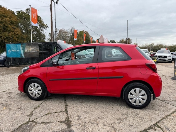 Used Toyota Yaris 2015 for sale - 76304221: Photo 15