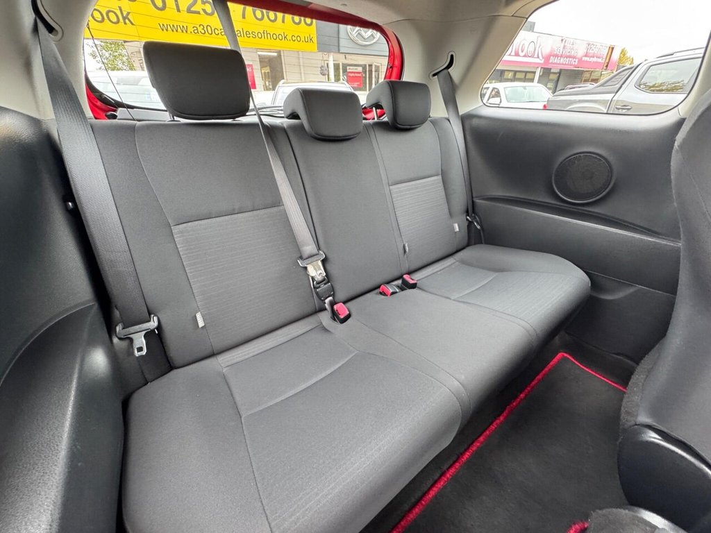 Used Toyota Yaris 2015 for sale - 76304221: Photo 31