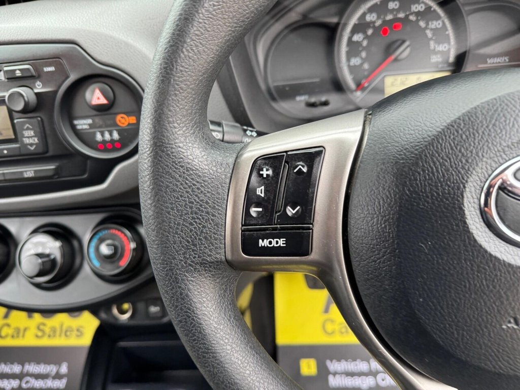 Used Toyota Yaris 2015 for sale - 76304221: Photo 43