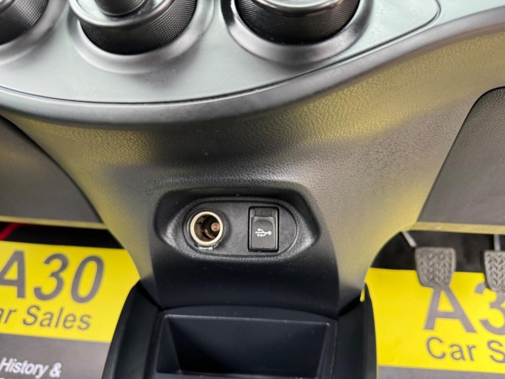 Used Toyota Yaris 2015 for sale - 76304221: Photo 45