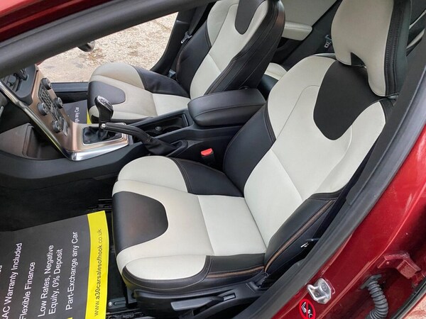 Used Volvo V40 2014 for sale - 76285342: Photo 16