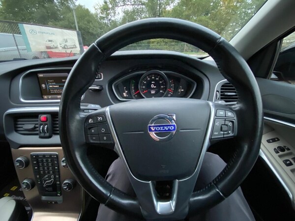 Used Volvo V40 2014 for sale - 76285342: Photo 24