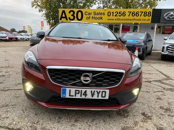 Used Volvo V40 2014 for sale - 76285342: Photo 2