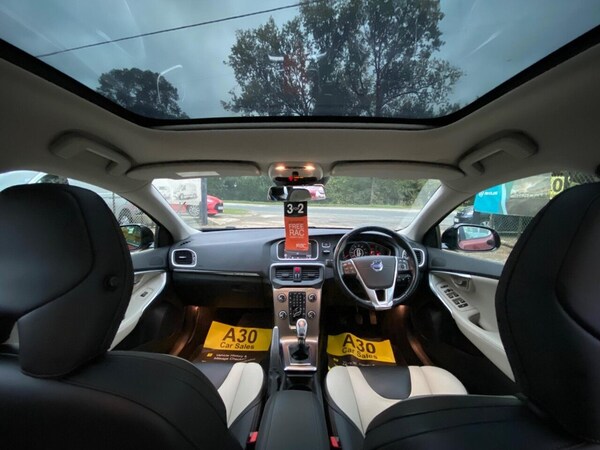 Used Volvo V40 2014 for sale - 76285342: Photo 32