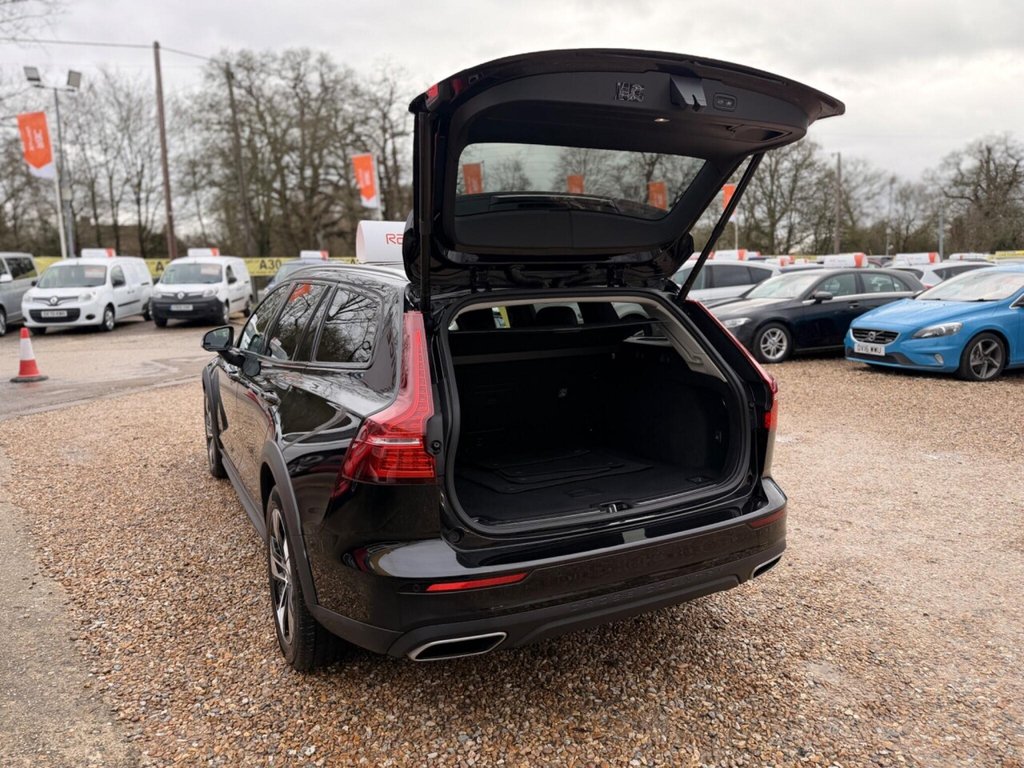 Used Volvo V60 2021 for sale - 77534607: Photo 30