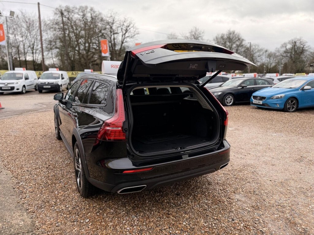 Used Volvo V60 2021 for sale - 77534607: Photo 35