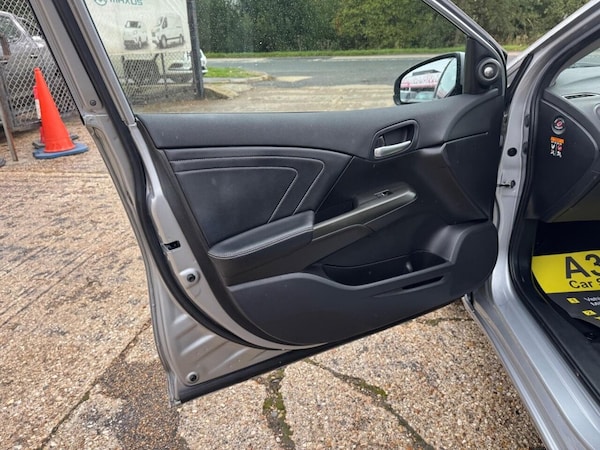 Used Honda Civic 2016 for sale - 76285331: Photo 41