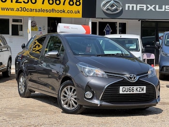 Used Toyota Yaris 2016 for sale - 75503039: Photo