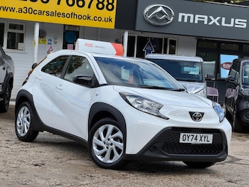 2024 (74) - 1.0 VVT-i Pure x-shift Euro 6 (s/s) 5dr