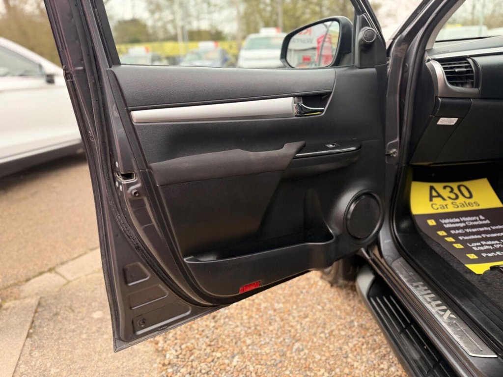 Used Toyota Hilux 2022 for sale - 77879947: Photo 39