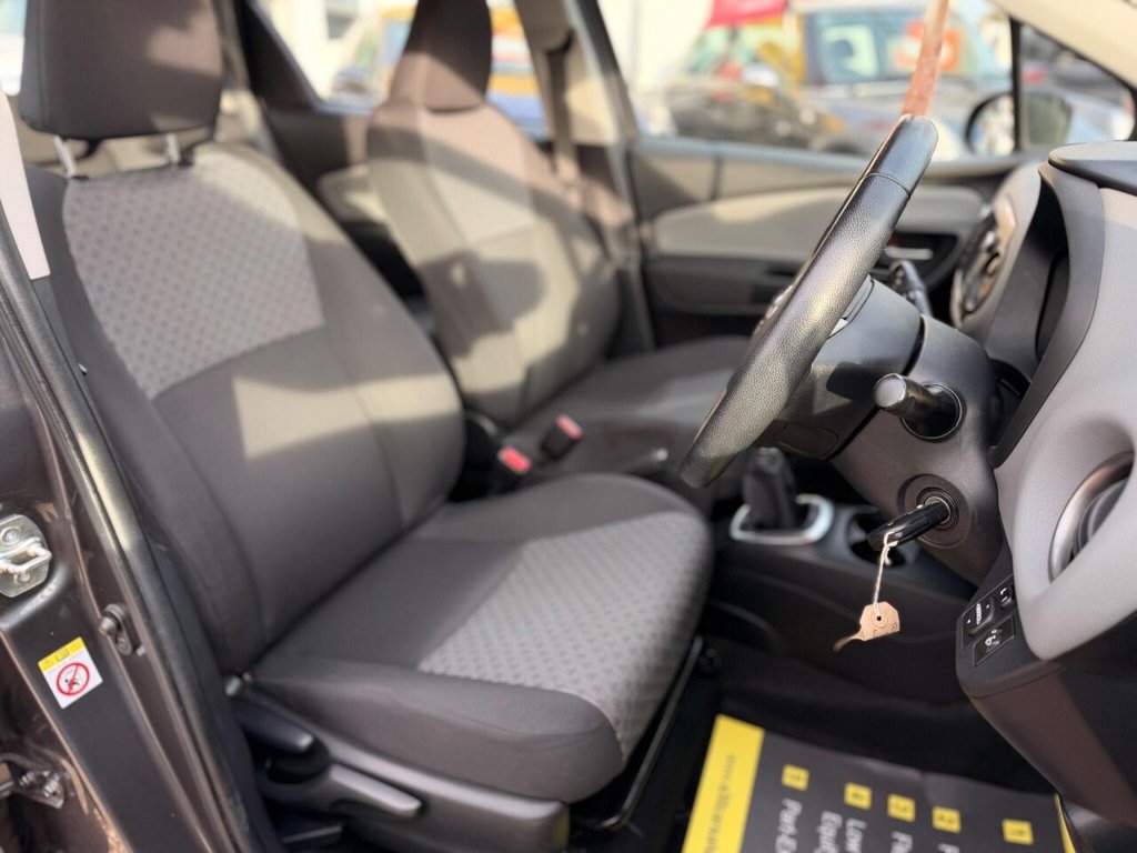 Used Toyota Yaris 2015 for sale - 76559406: Photo 23