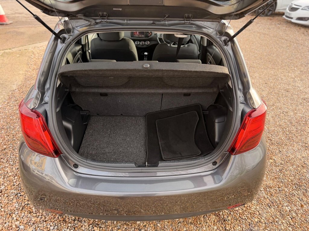 Used Toyota Yaris 2015 for sale - 76559406: Photo 34