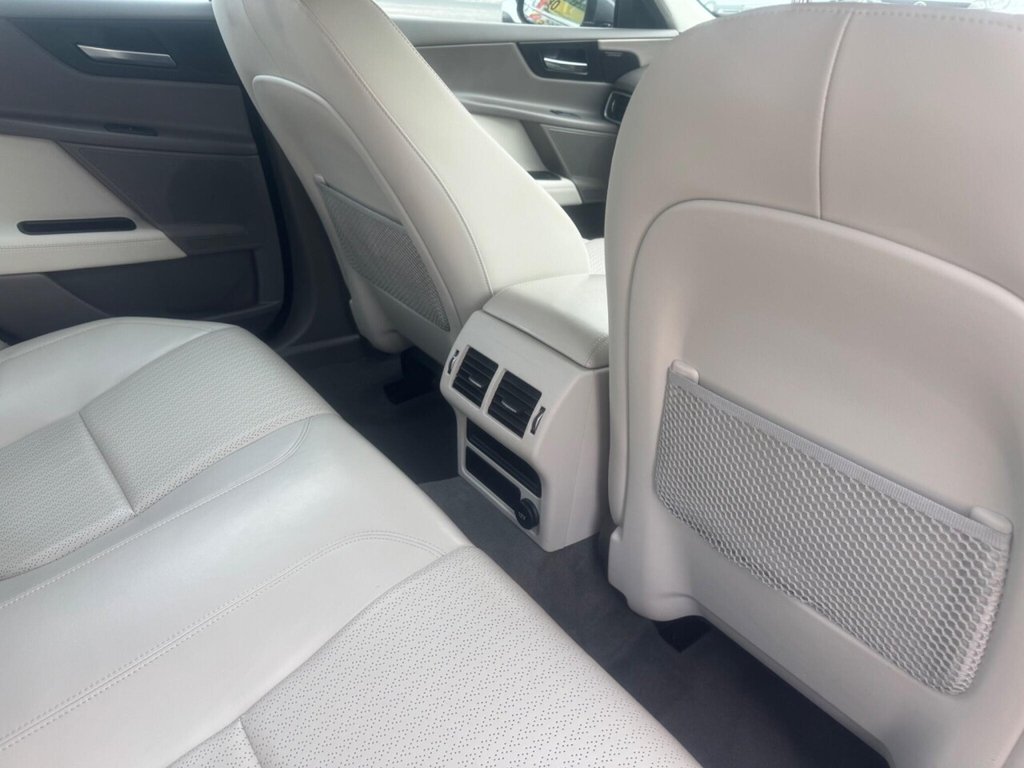 Used Jaguar XE 2016 for sale - 77250545: Photo 29