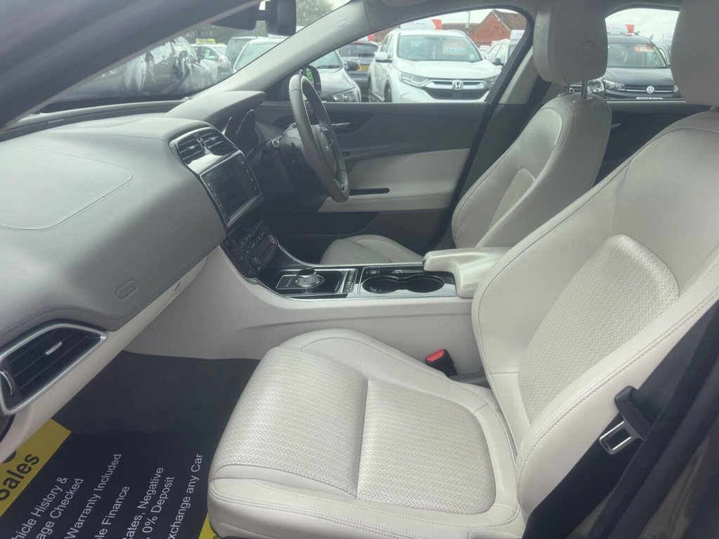 Used Jaguar XE 2016 for sale - 77250545: Photo 37