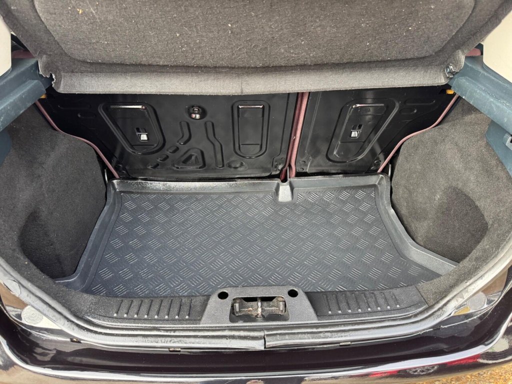 Used Ford Fiesta 2010 for sale - 77693690: Photo 38