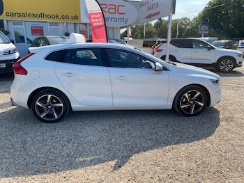 Used Volvo V40 2015 for sale - 79178751: Photo